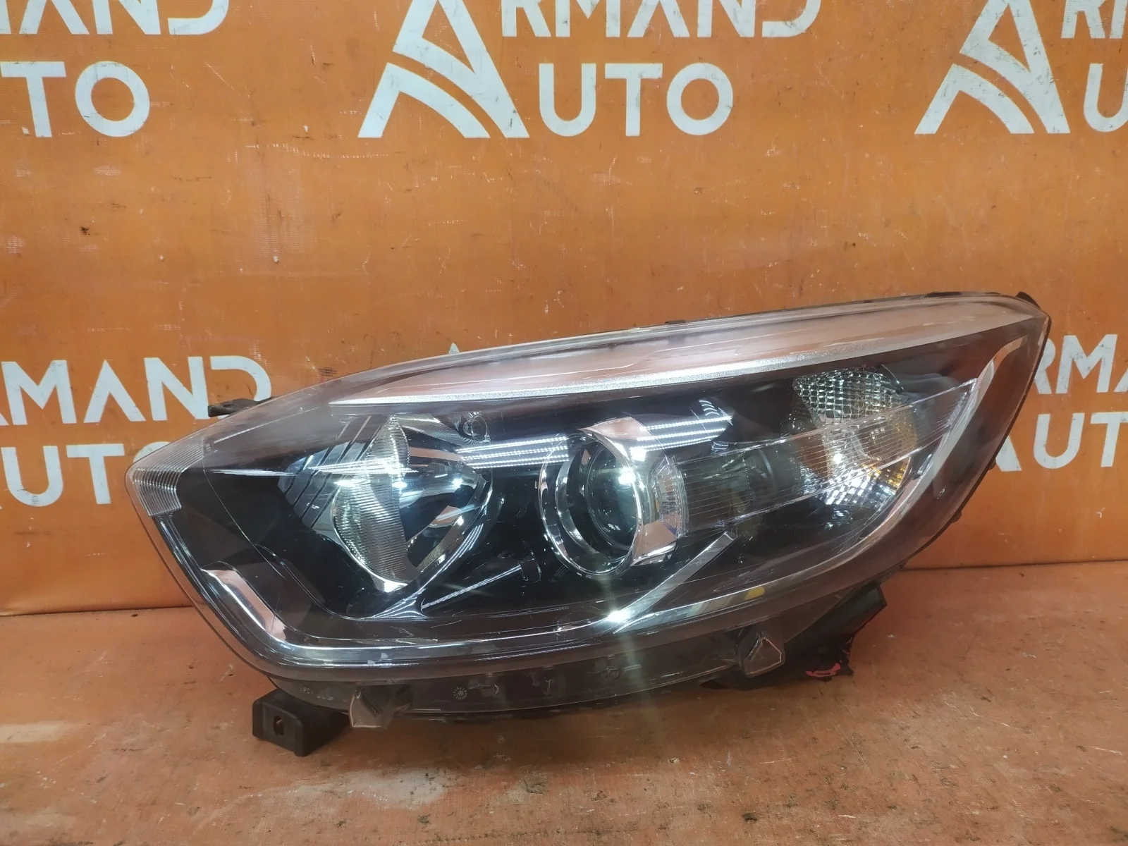 Фара Renault Kaptur 2016-нв