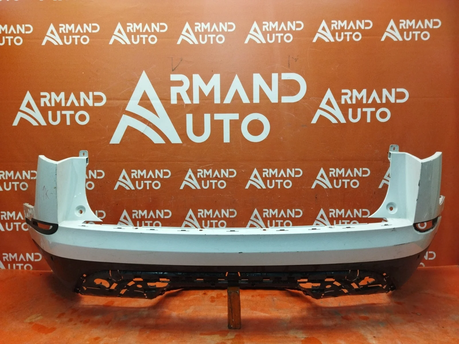 Бампер Land Rover Range Velar 2017-нв L560