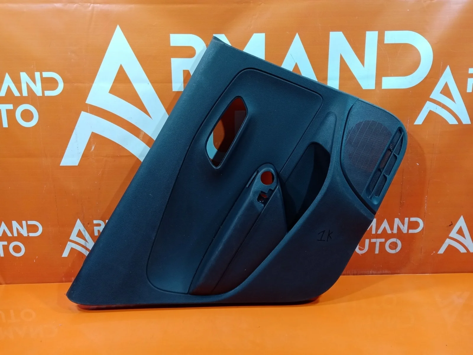 Обшивка двери Volkswagen Polo 2009-2015