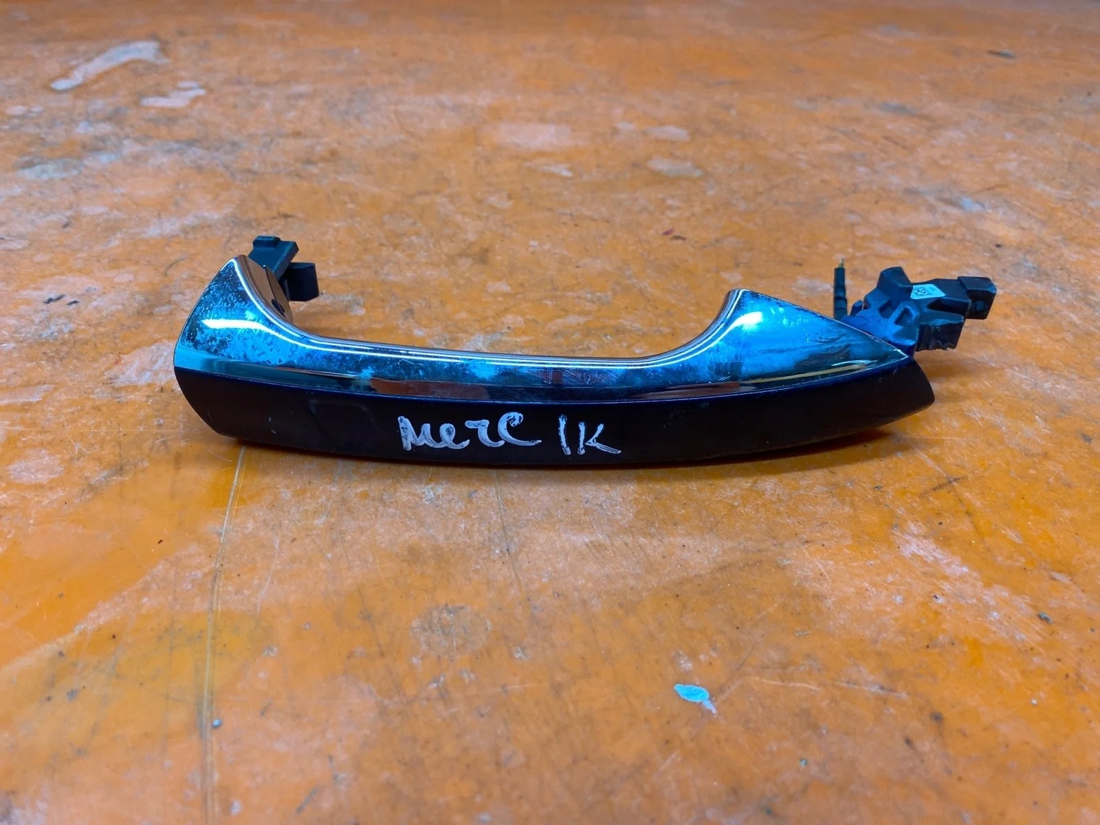 Ручка двери внешняя Mercedes -Class 2006-2015 W204