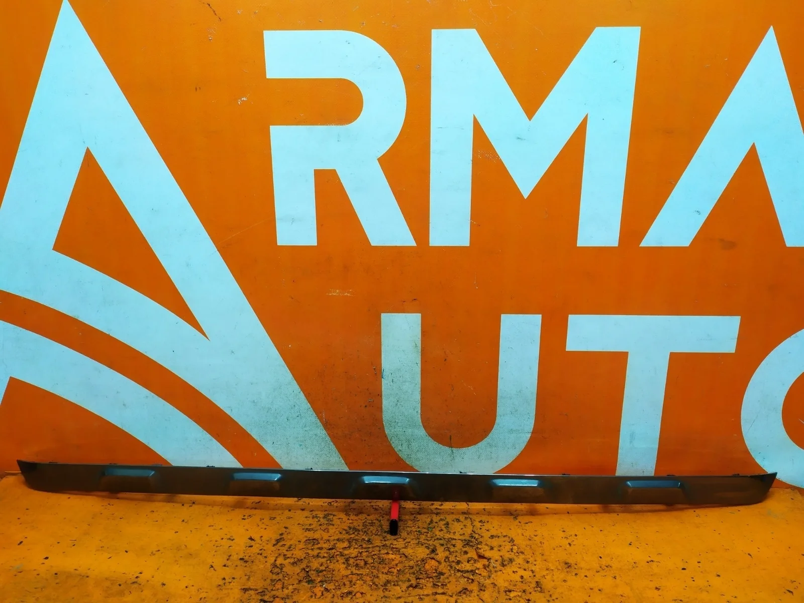 Декоративная накладка бампера Lexus NX 2017-2021