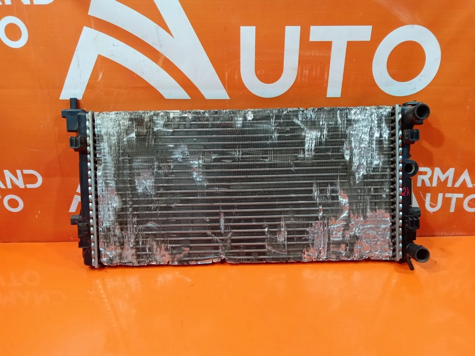 Радиатор двигателя (двс) Skoda Fabia 2007-2014 5J