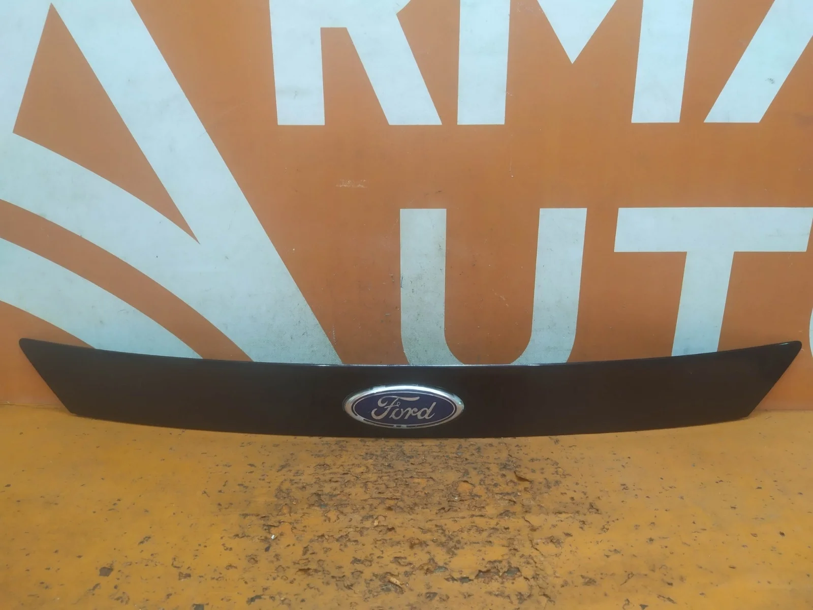 Накладка двери багажника Ford Focus 2011-2019 3