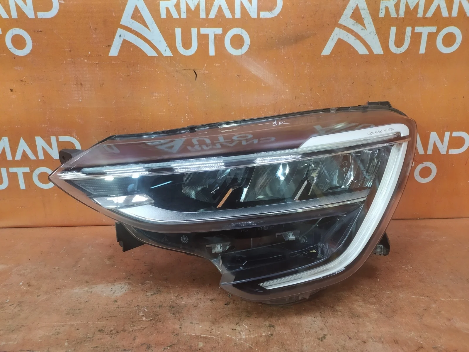 Фара Renault Arkana 2019-нв