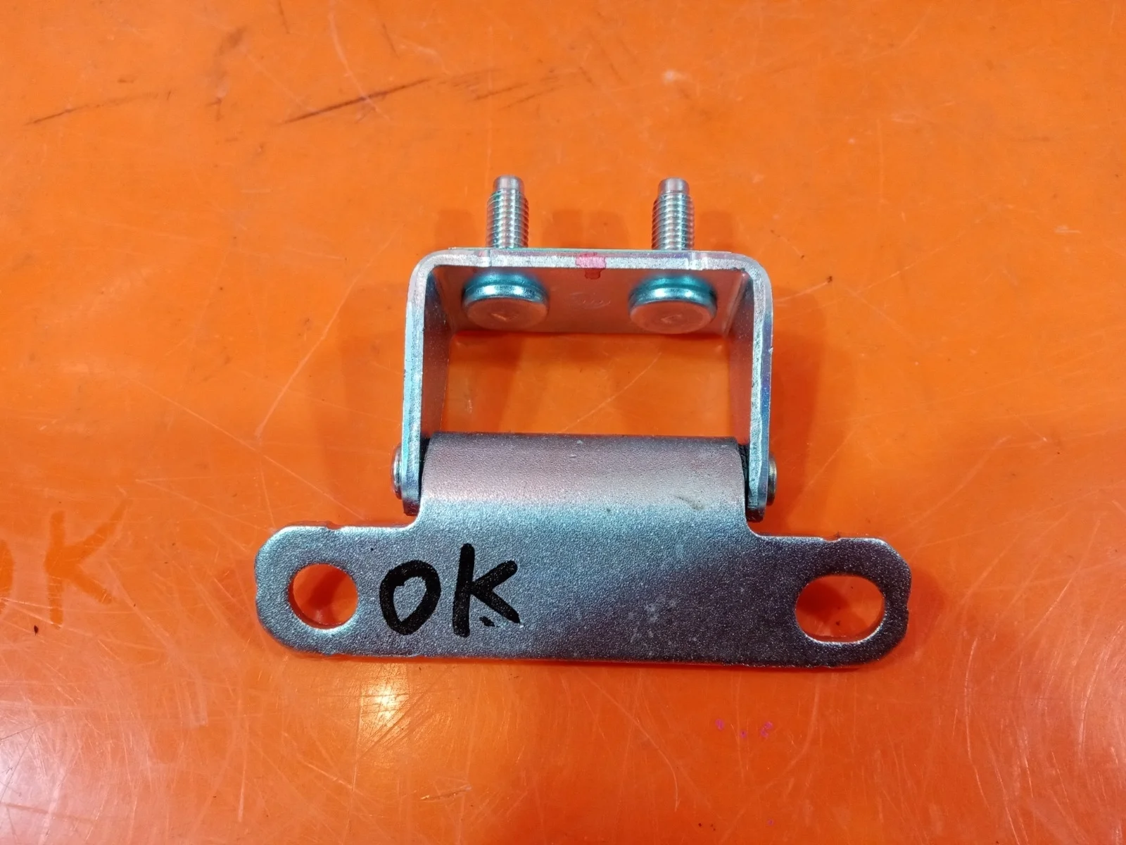 Петля двери багажника Hyundai Creta 2016-2021