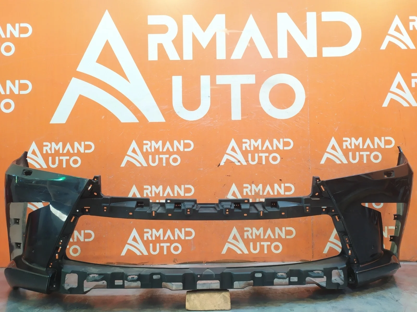 Бампер LEXUS LX 2015-2023 URJ200