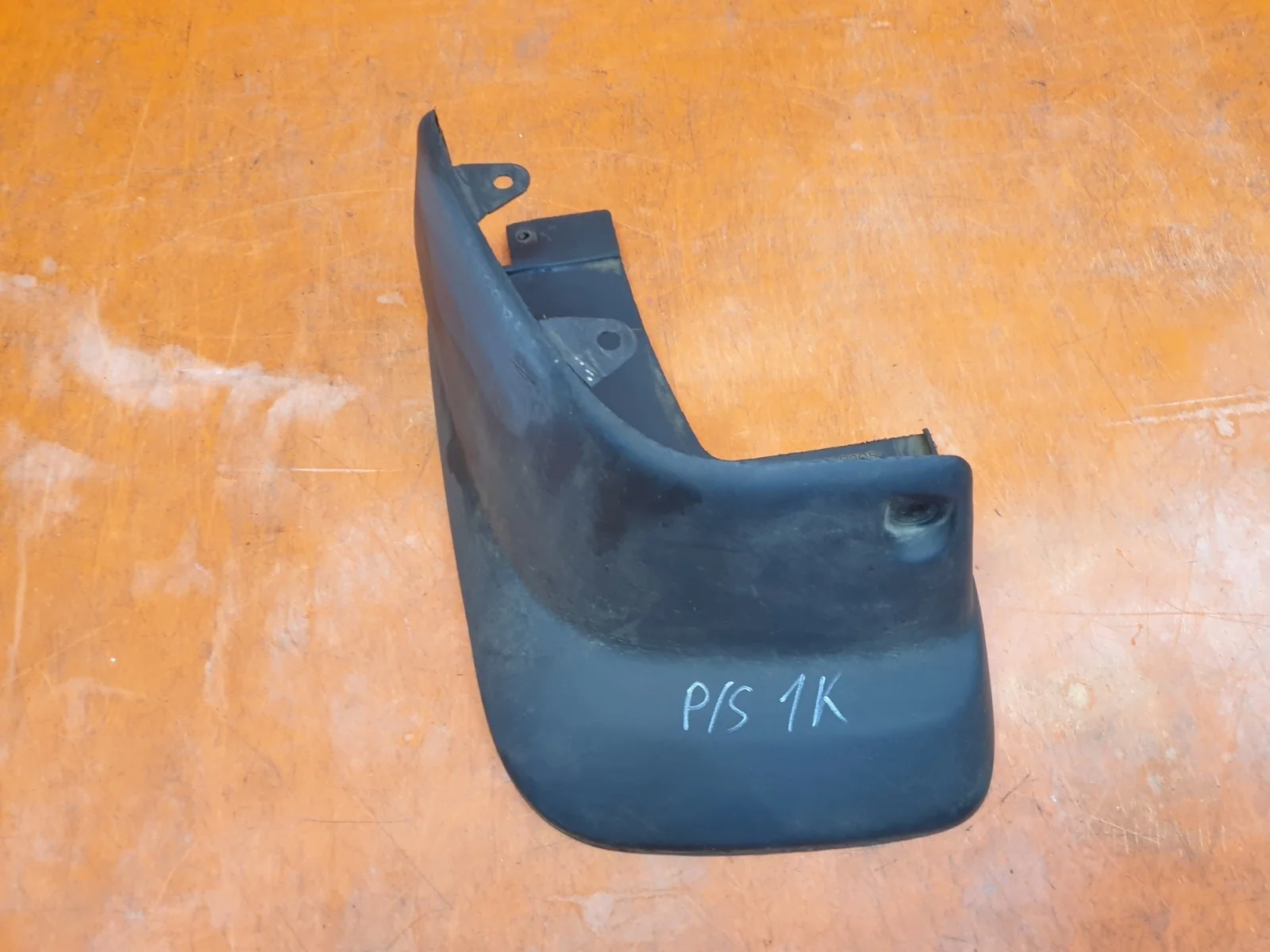 Брызговик Mitsubishi Pajero Sport 2008-2016