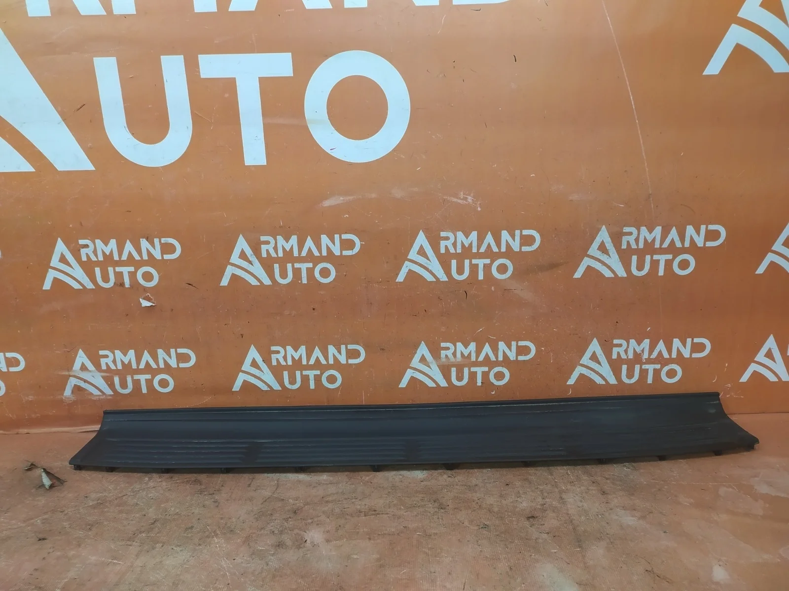 Накладка бампера верхняя Lexus LX 2015-2023 URJ200