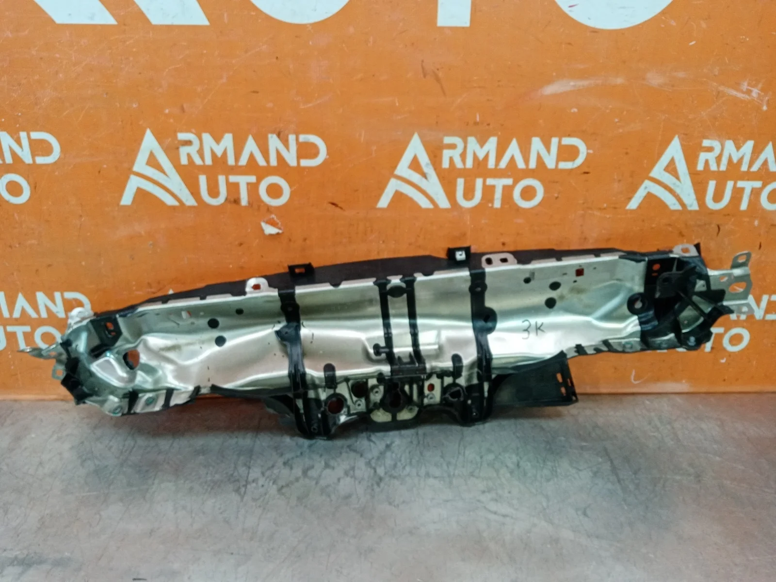 Панель передняя (суппорт радиатора) верхняя Porsche Macan 2014-нв 95b