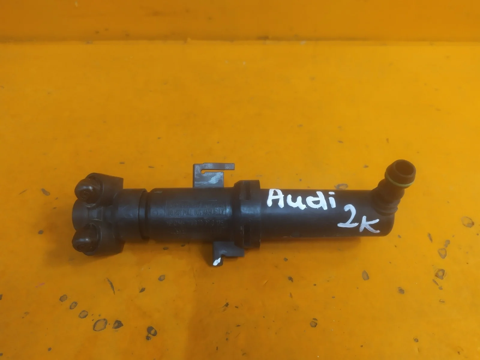 Форсунка фароомывателя Audi Q5 2008-2017 8R