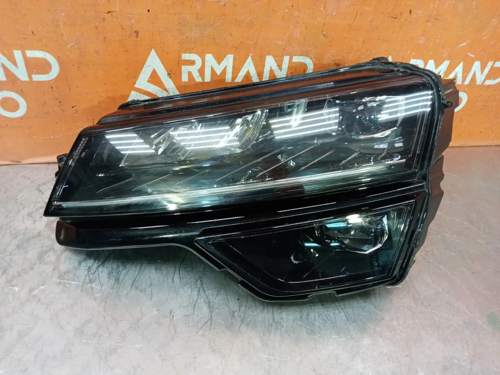 Фара Skoda Karoq 2017-нв