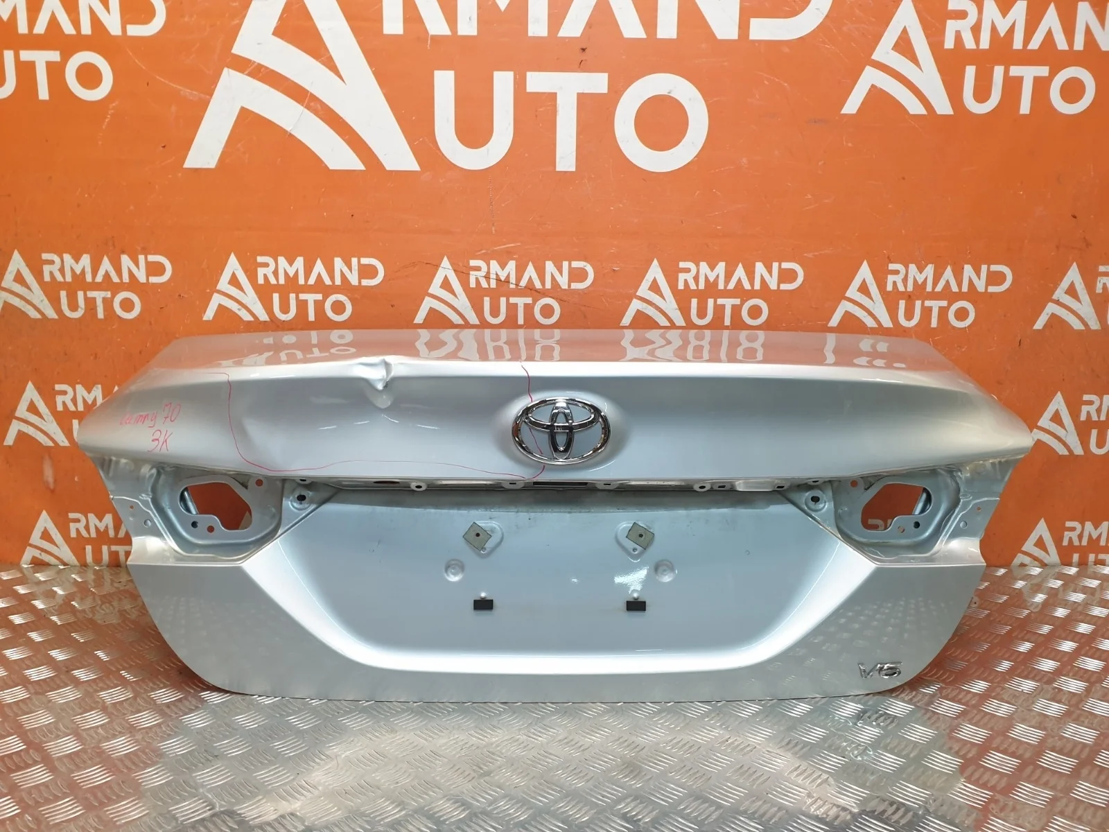 Крышка багажника Toyota Camry 2017-нв 8 XV70