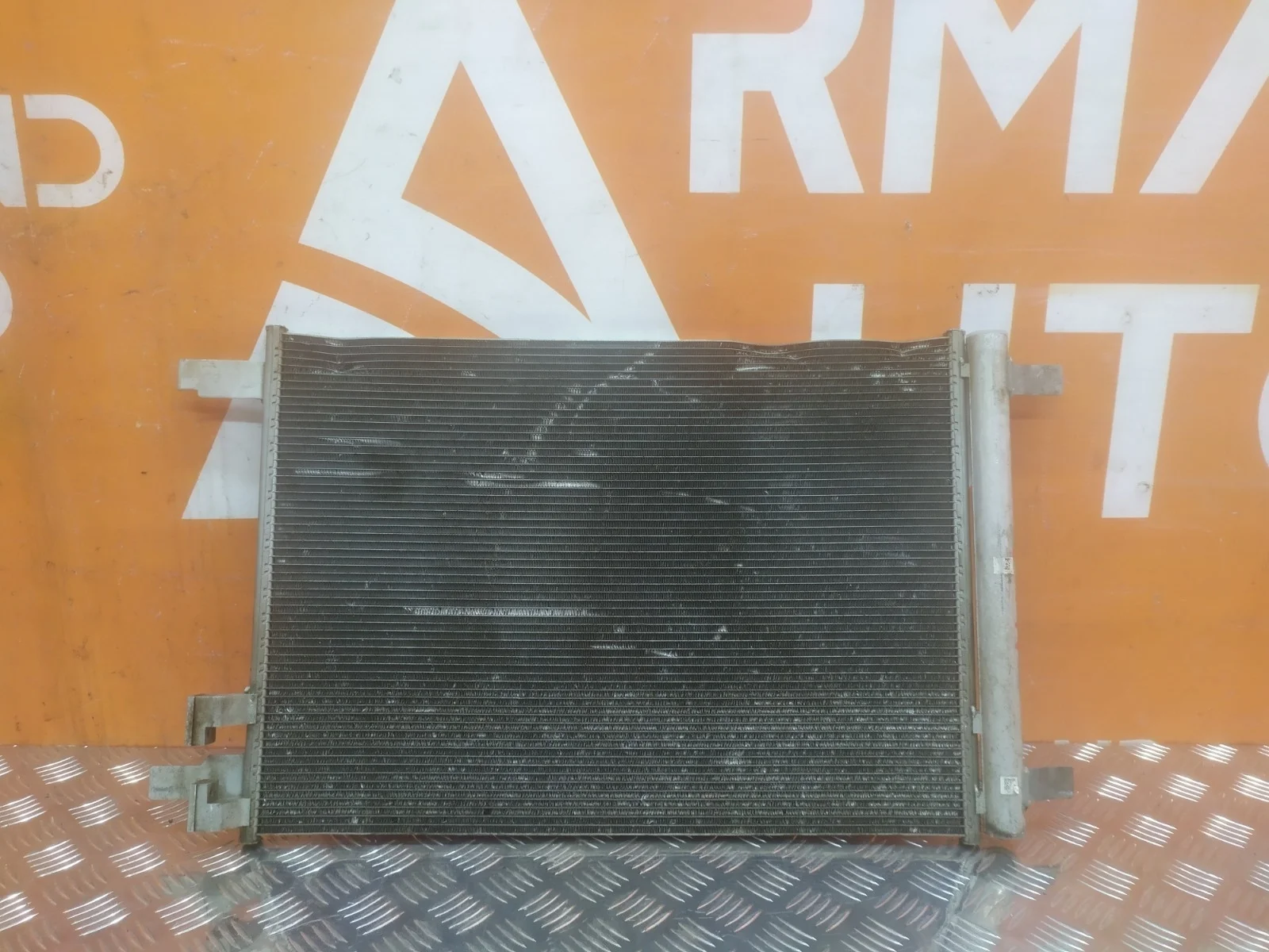 Радиатор кондиционера Volkswagen Passat 2014-нв B8