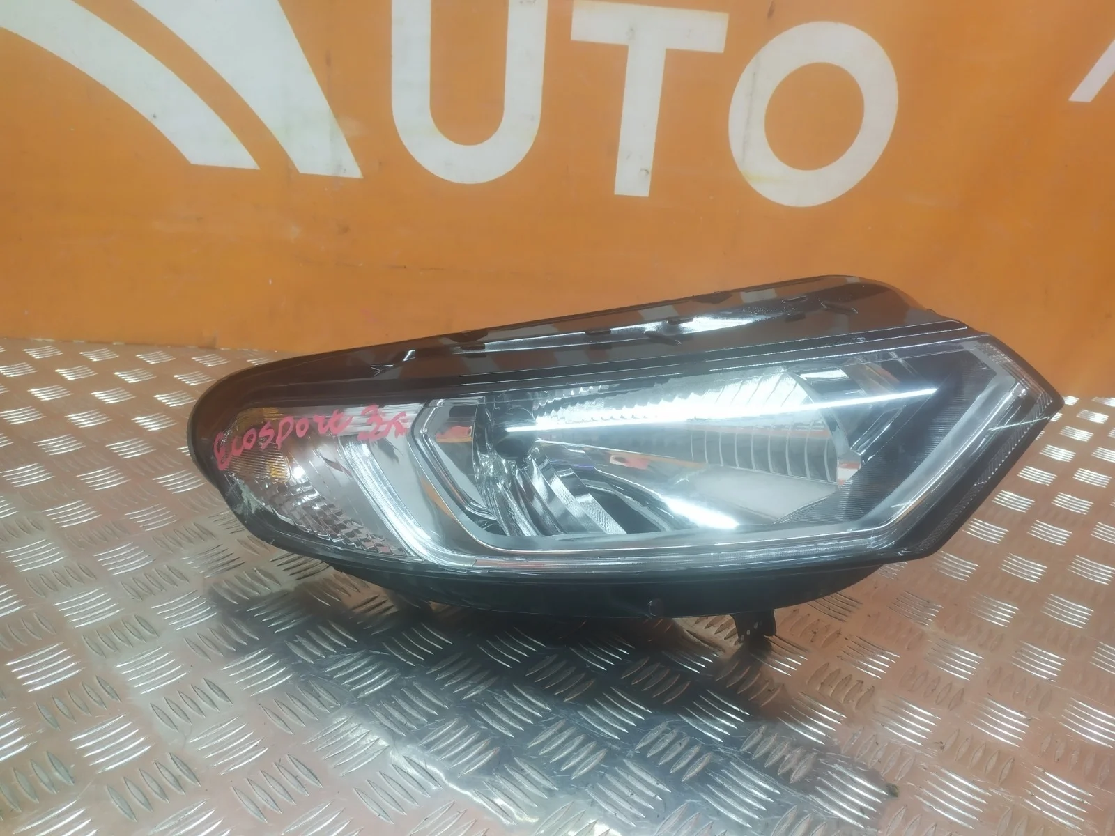 Фара Ford EcoSport 2014-2018