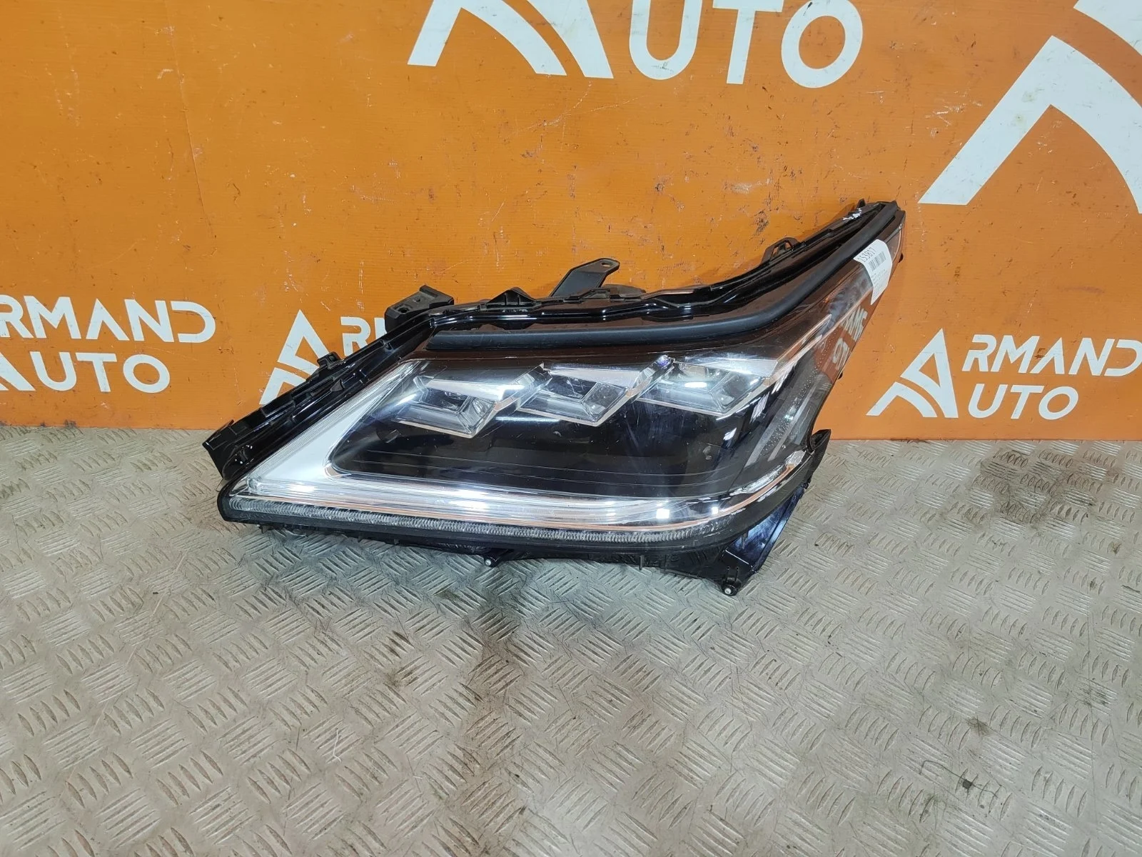 Фара Lexus LX 2015-2023 URJ200