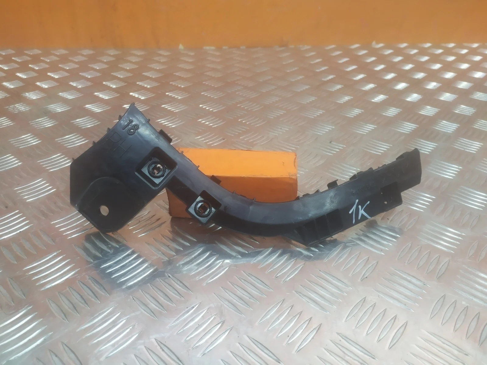 Кронштейн бампера Mitsubishi ASX 2010-нв GA0