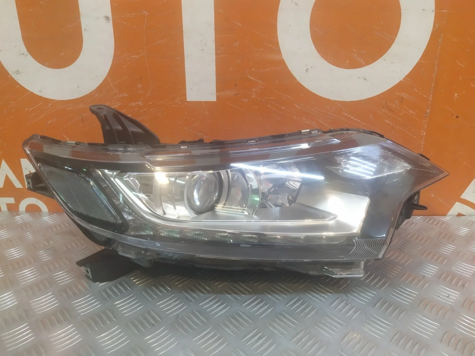 Фара Mitsubishi Outlander 2015-нв 3