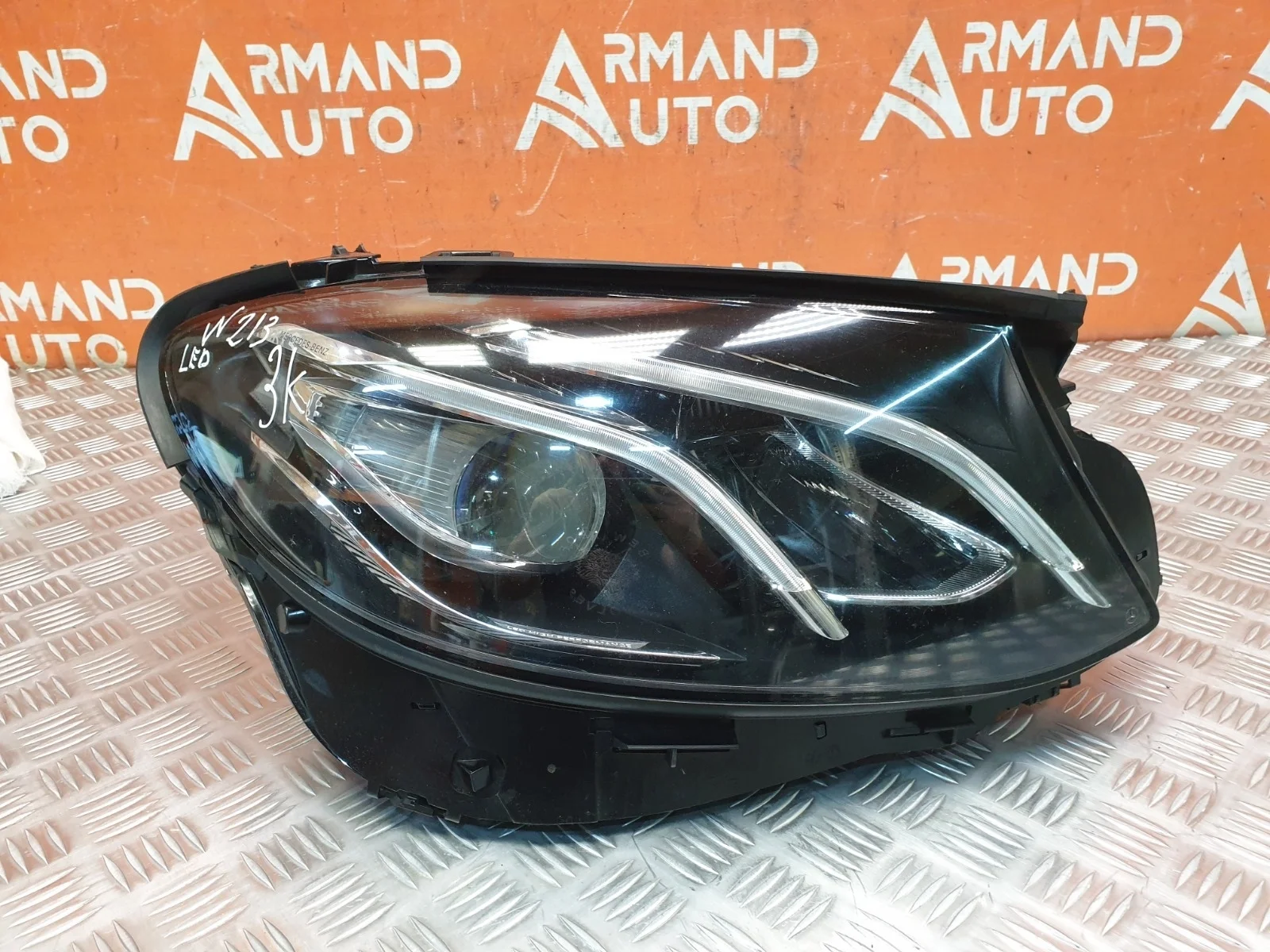 Фара Mercedes -Class 2016-2020 W213