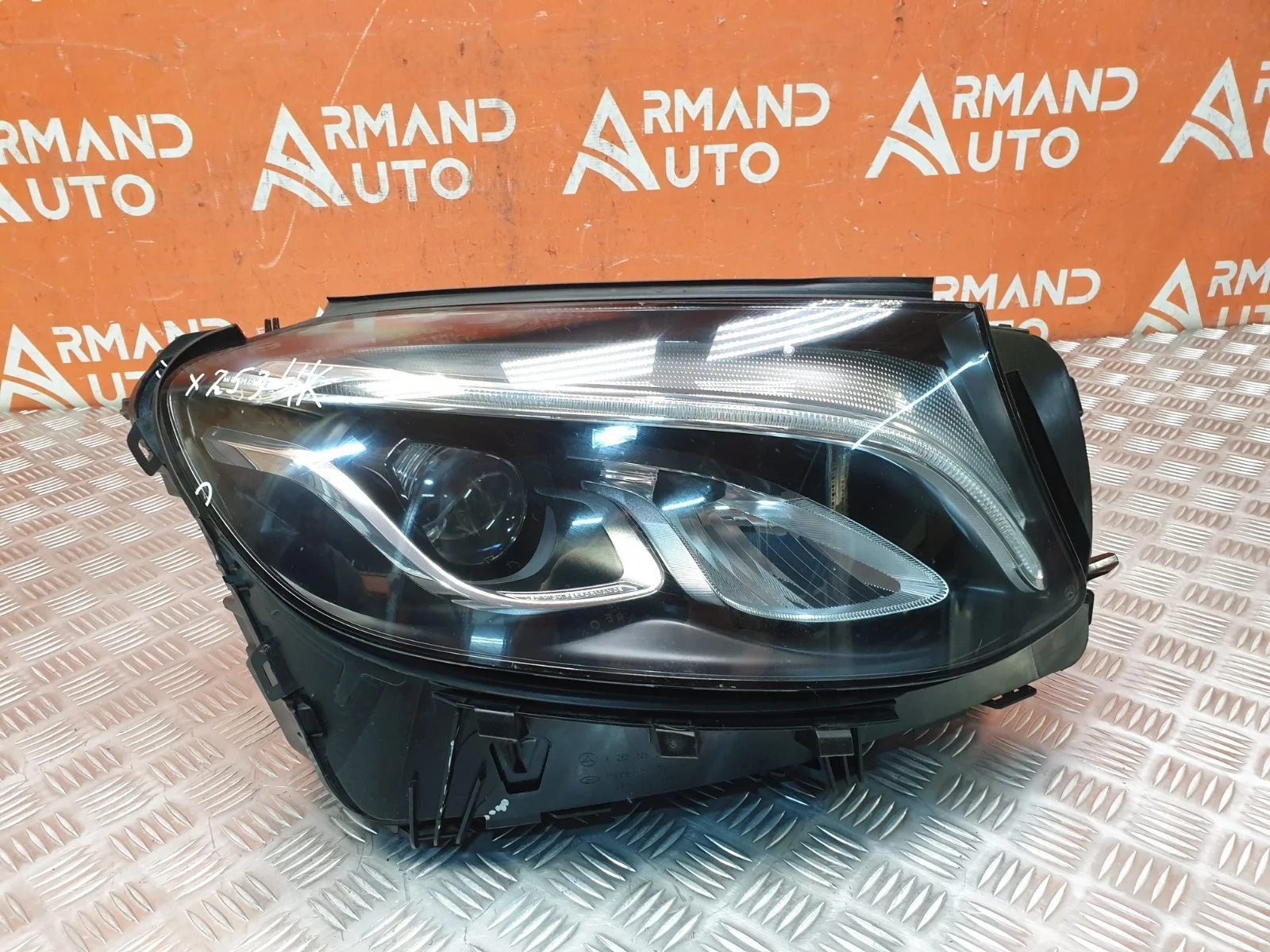 Фара Mercedes GLC-Class 2015-2019 X253