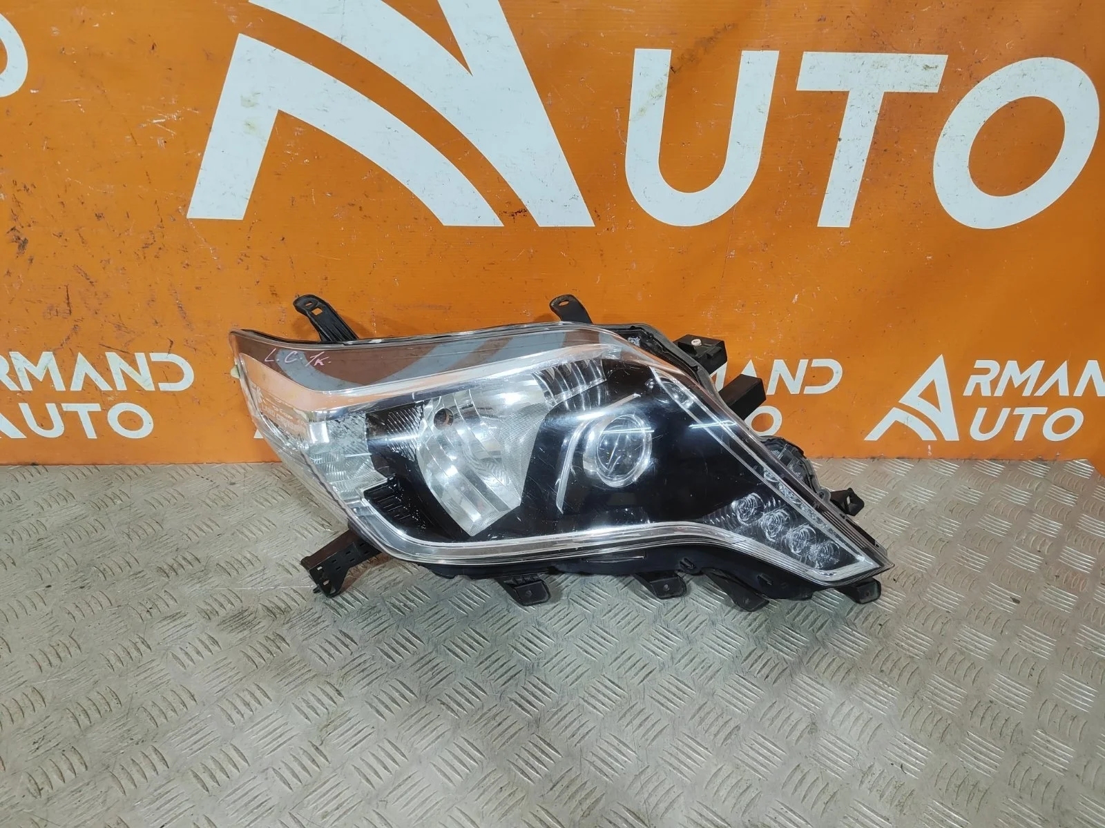 Фара Toyota Land Cruiser Prado 2013-2017 150