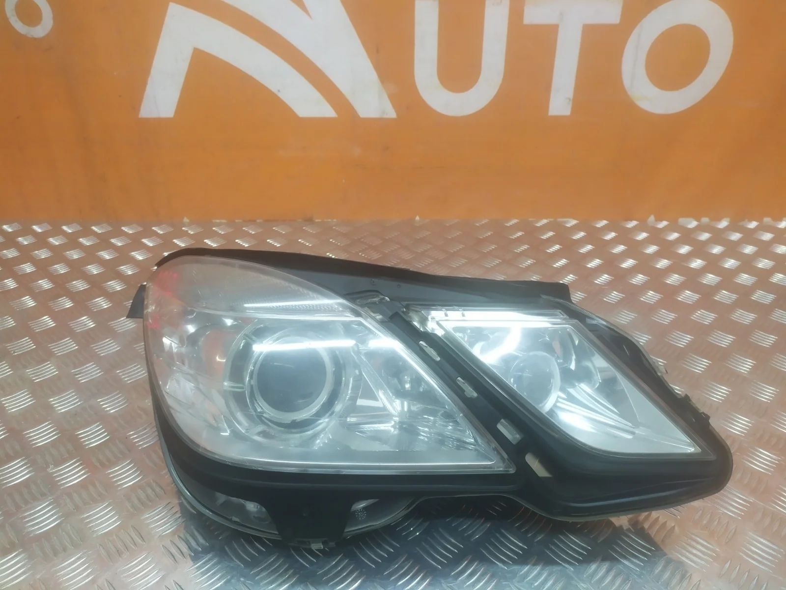 Фара Mercedes -Class 2009-2013 W212