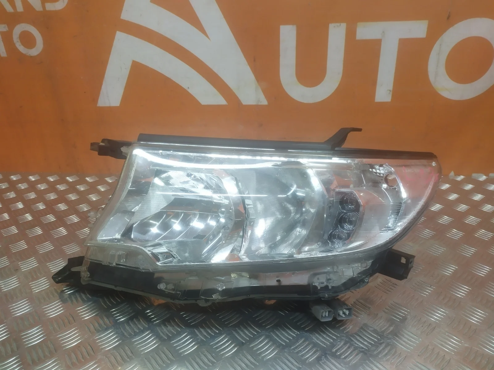 Фара Toyota Land Cruiser Prado 2017-нв 150