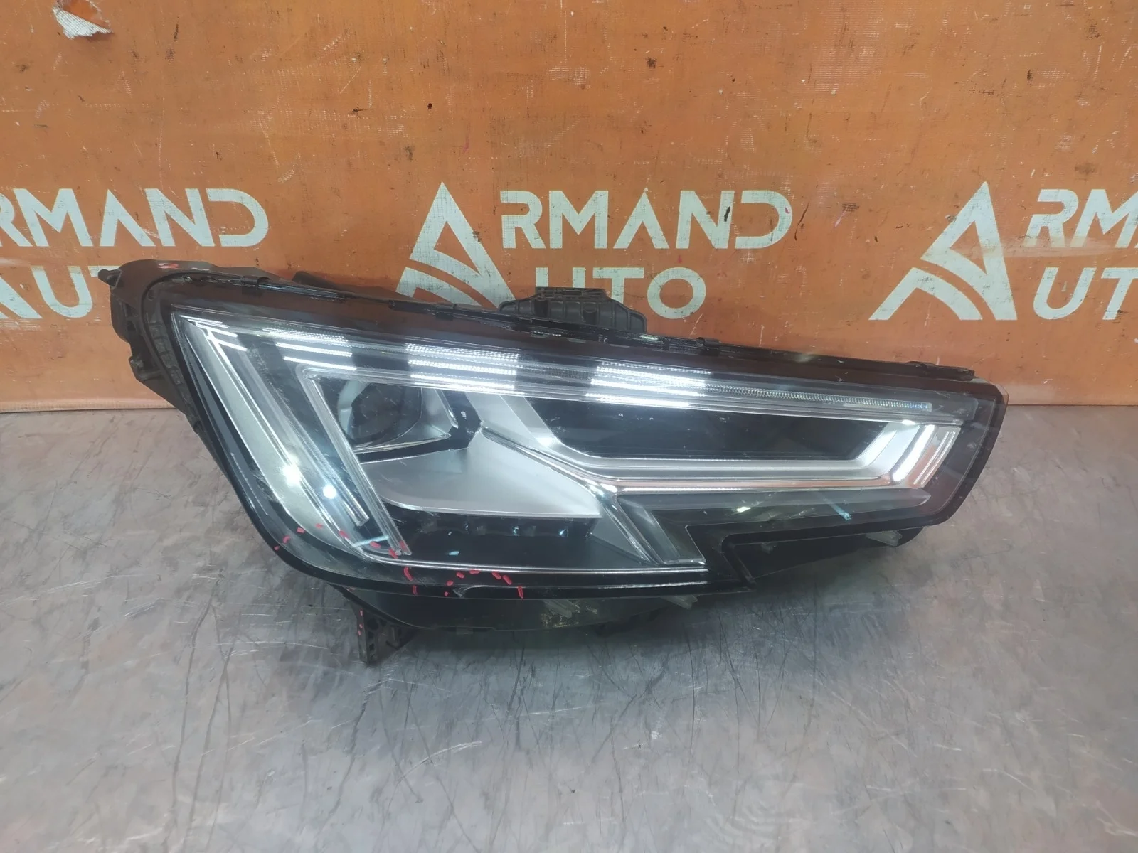 Фара Audi A4 2015-нв B9
