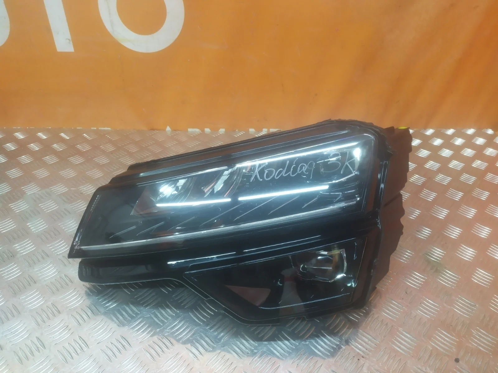 Фара Skoda Karoq 2017-нв