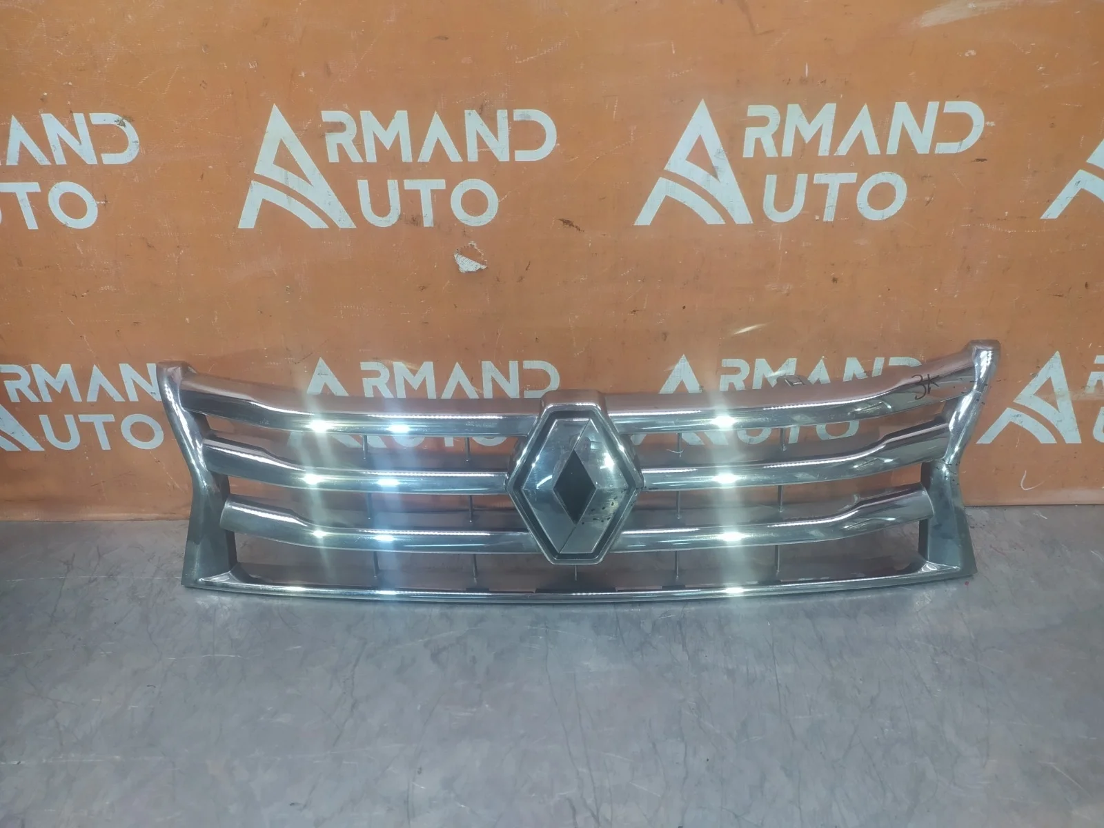 Решетка радиатора Renault Duster 2010-2015