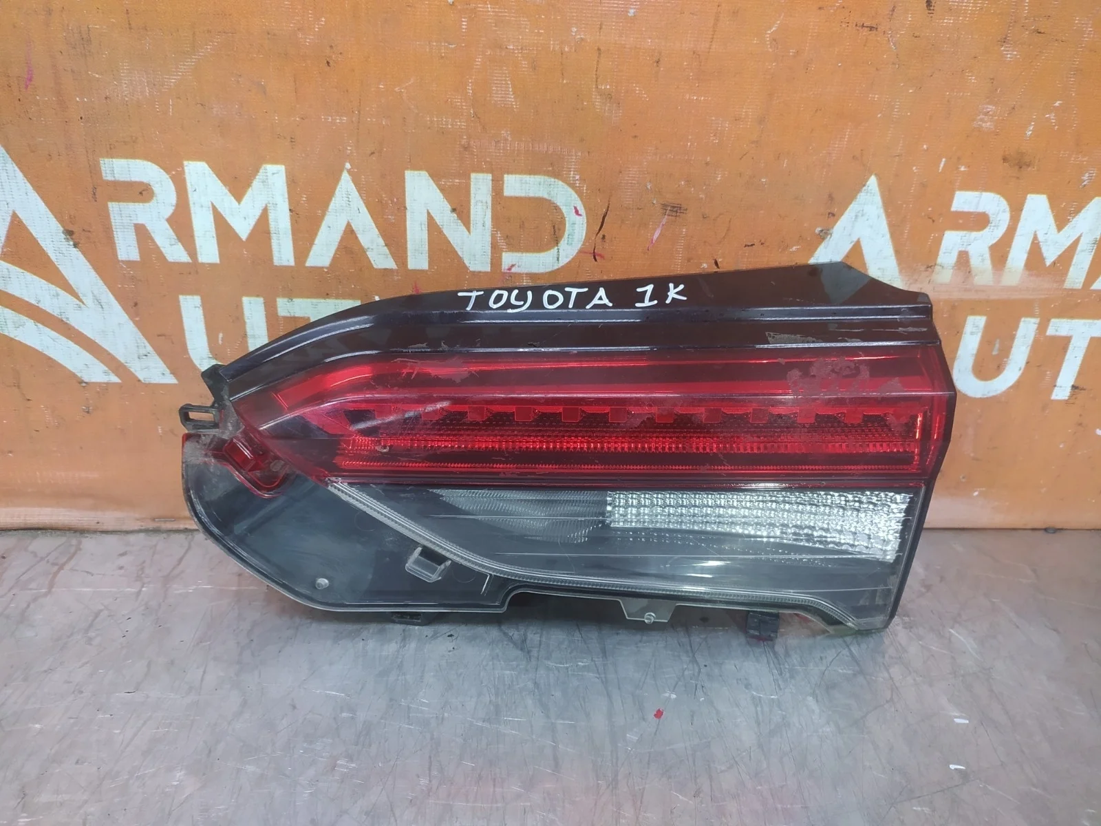 Фонарь внутренний Toyota RAV4 2018-нв 5 XA50