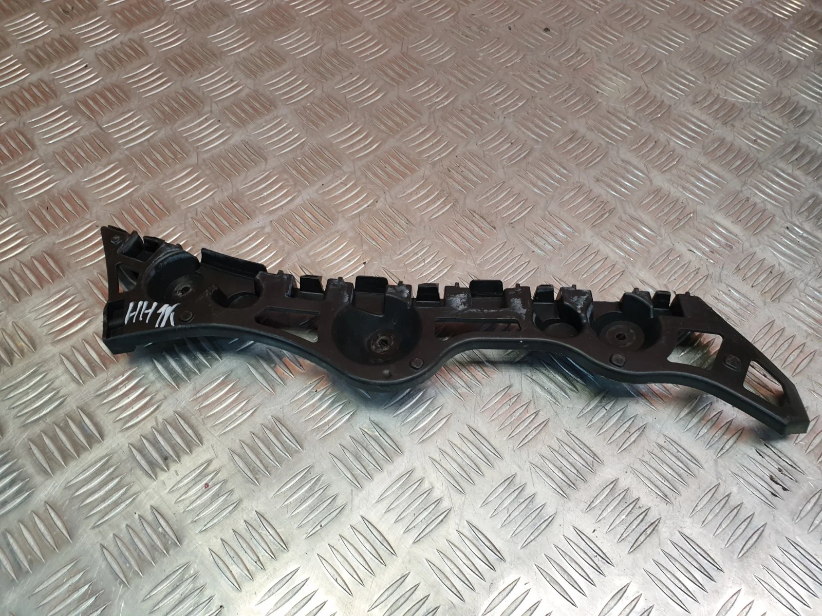 Кронштейн бампера Renault Logan 2012-2018