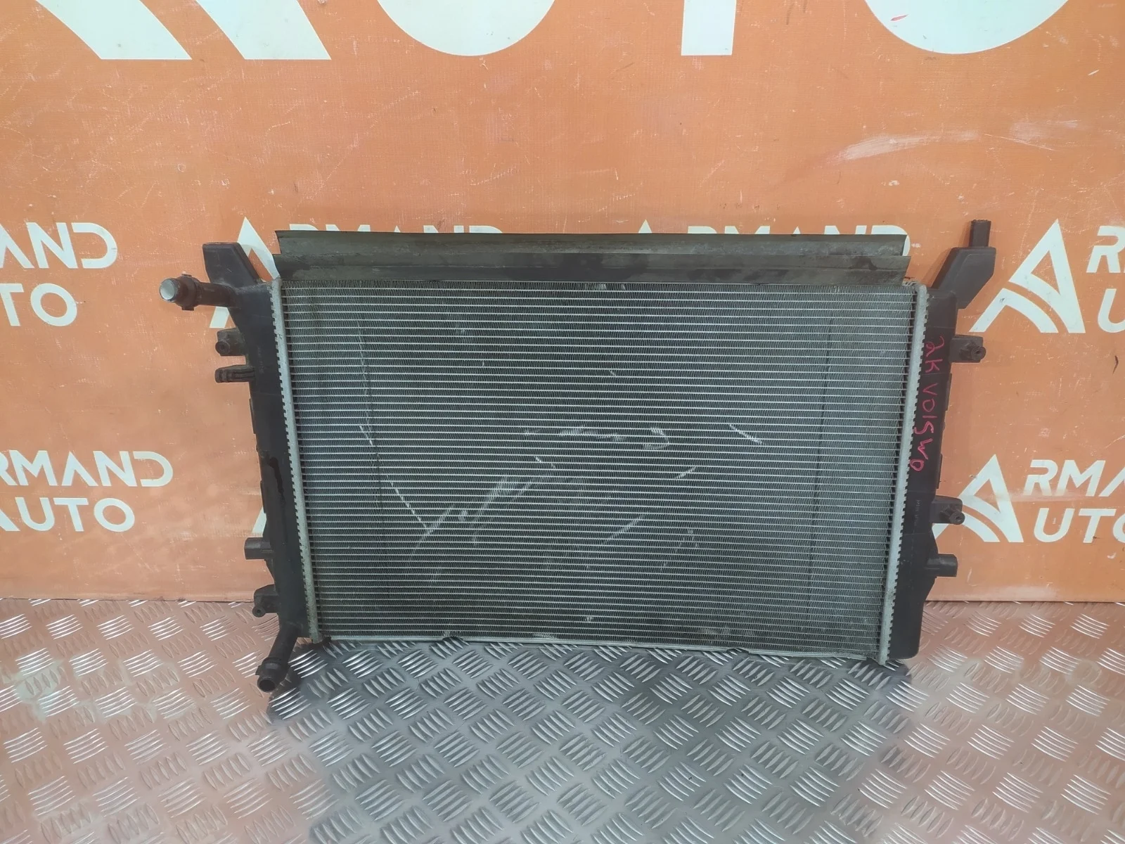 Радиатор двигателя (двс) Skoda Octavia 2008-2013 A5 (1Z)