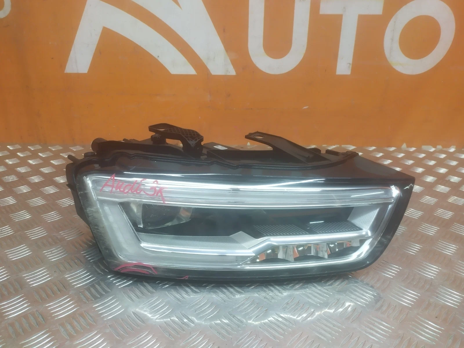 Фара Audi Q3 2014-2018 8U