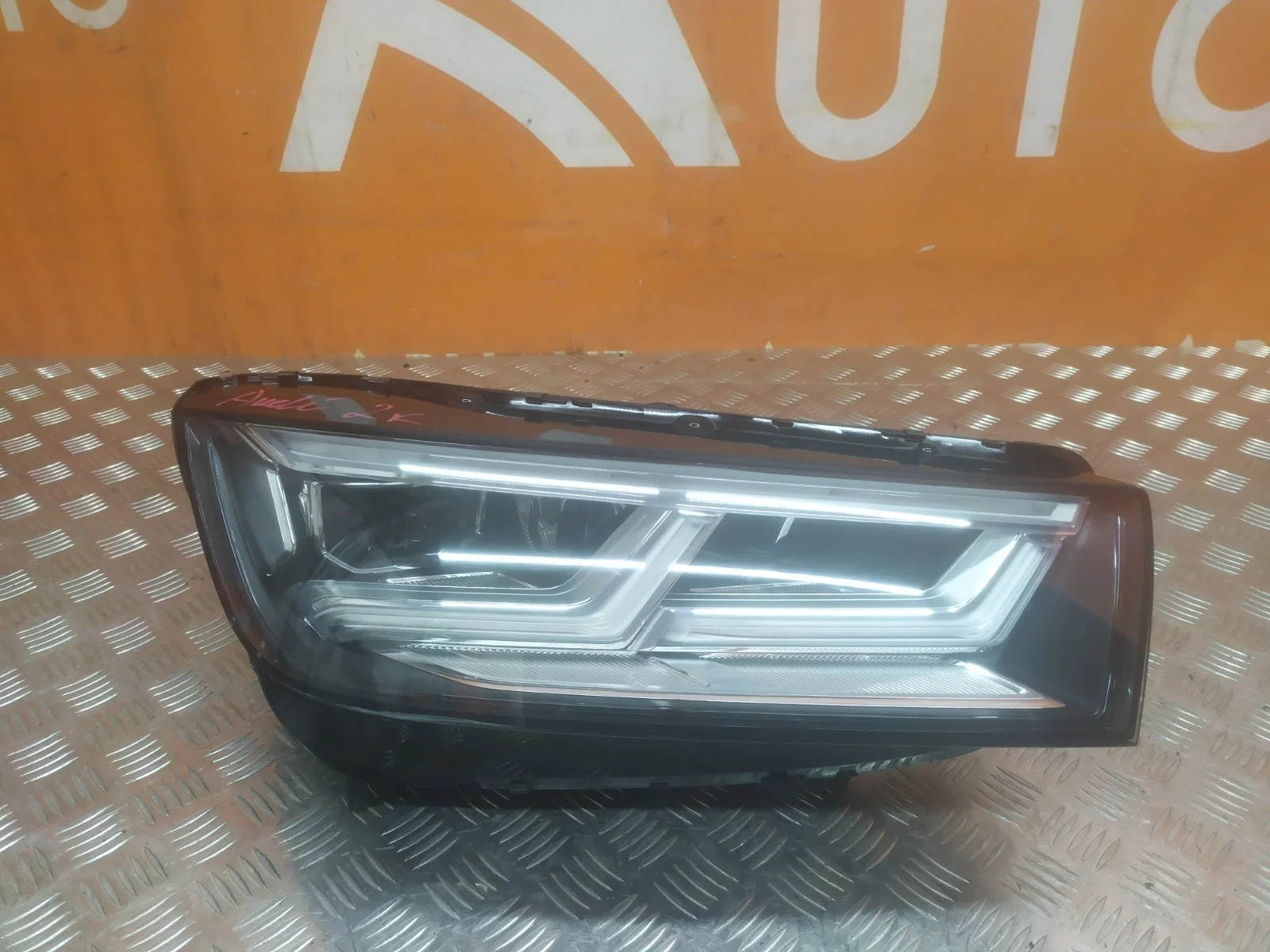 Фара Audi Q5 2017-2020 FY