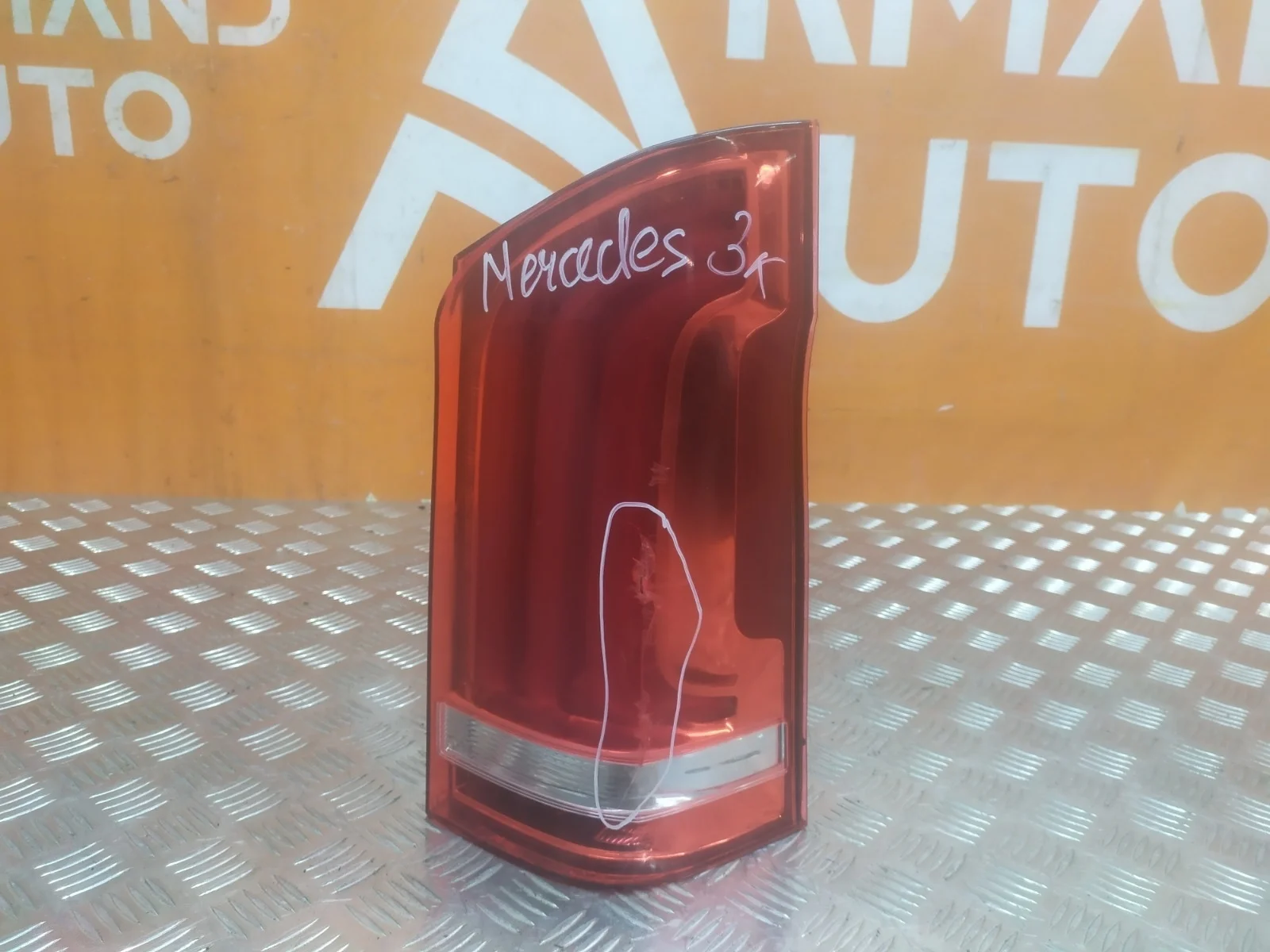 Фонарь Mercedes V-Class 2014-нв W447