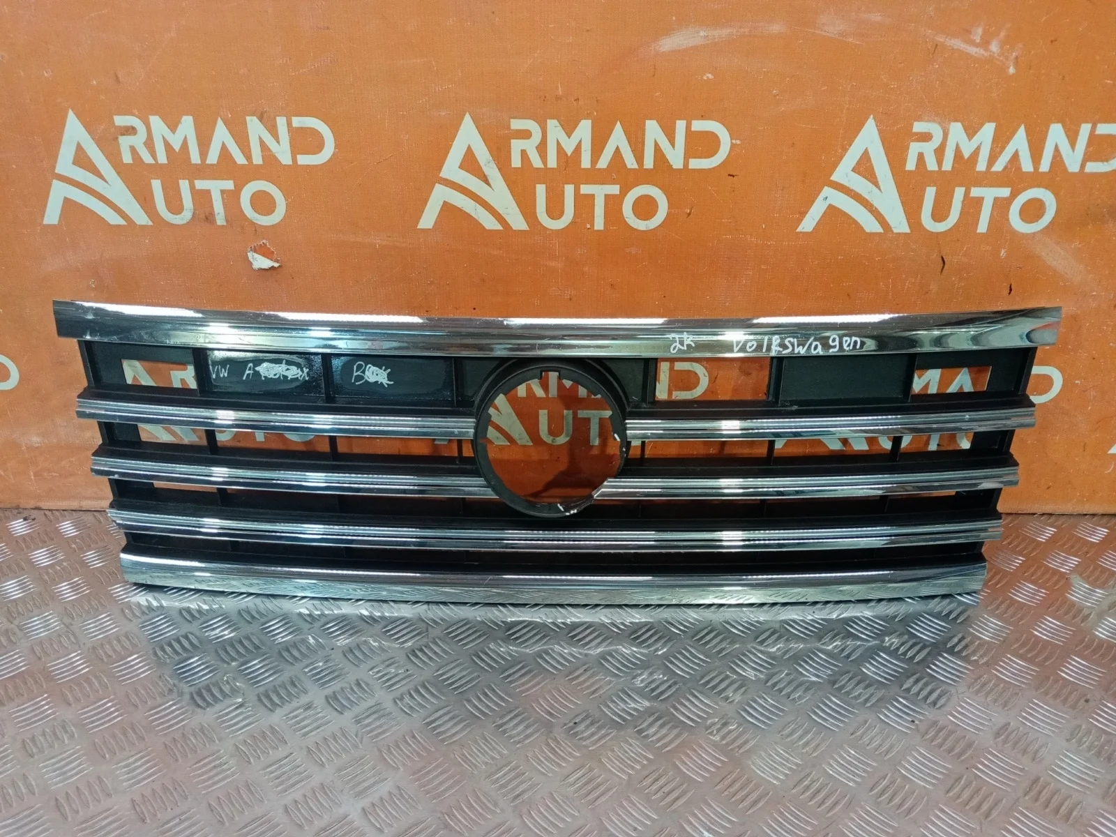 Решетка радиатора Volkswagen Touareg 2018-нв 3