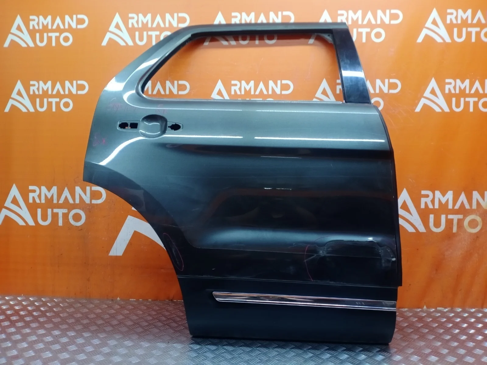 Дверь Ford Explorer 2015-2019 U502