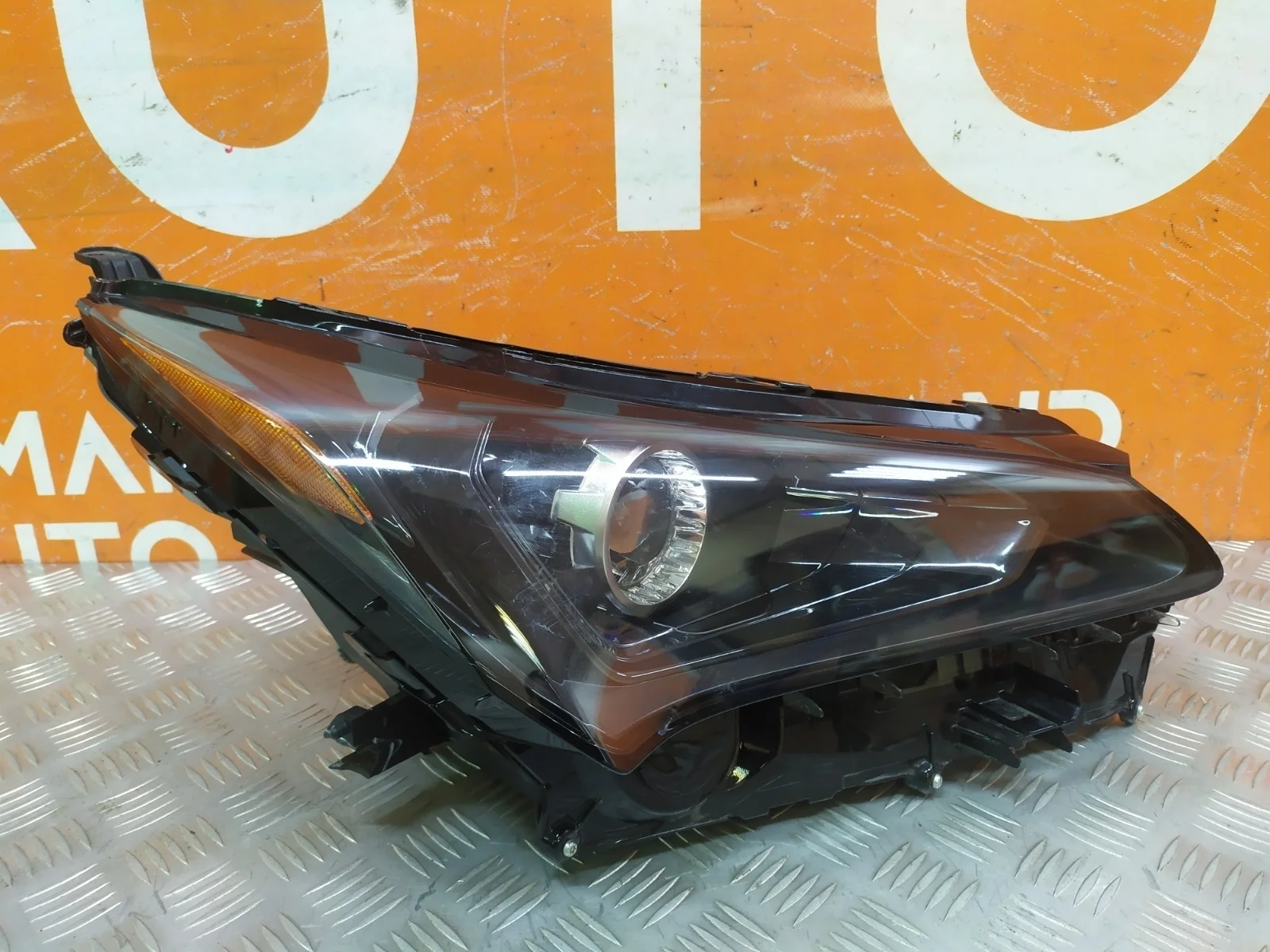 Фара Lexus NX 2017-2021