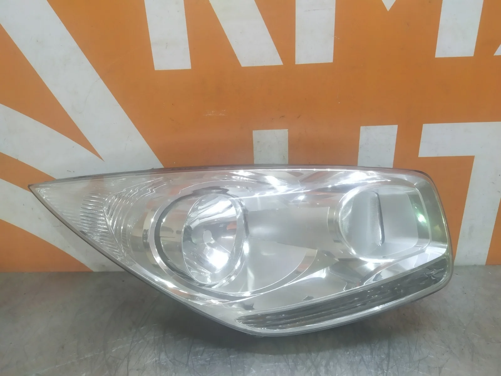 Фара Kia Venga 2009-2018 DN