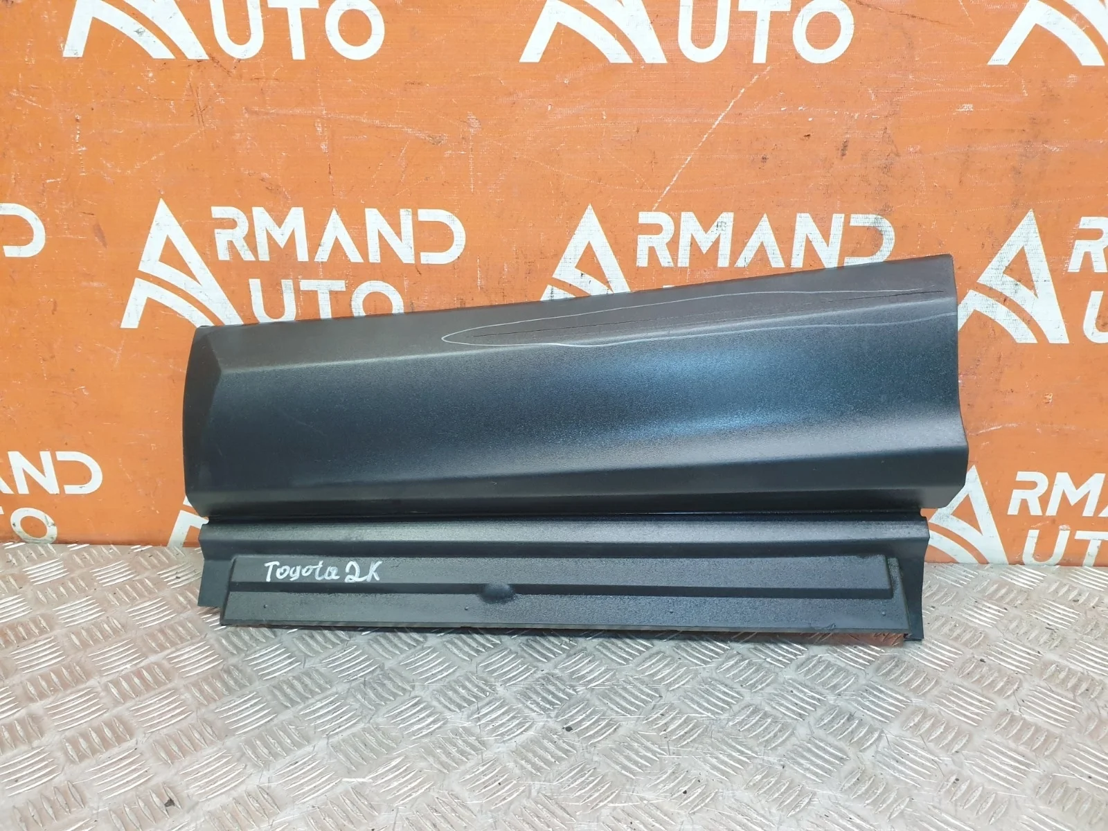 Молдинг двери Toyota RAV4 2015-2019 CA40