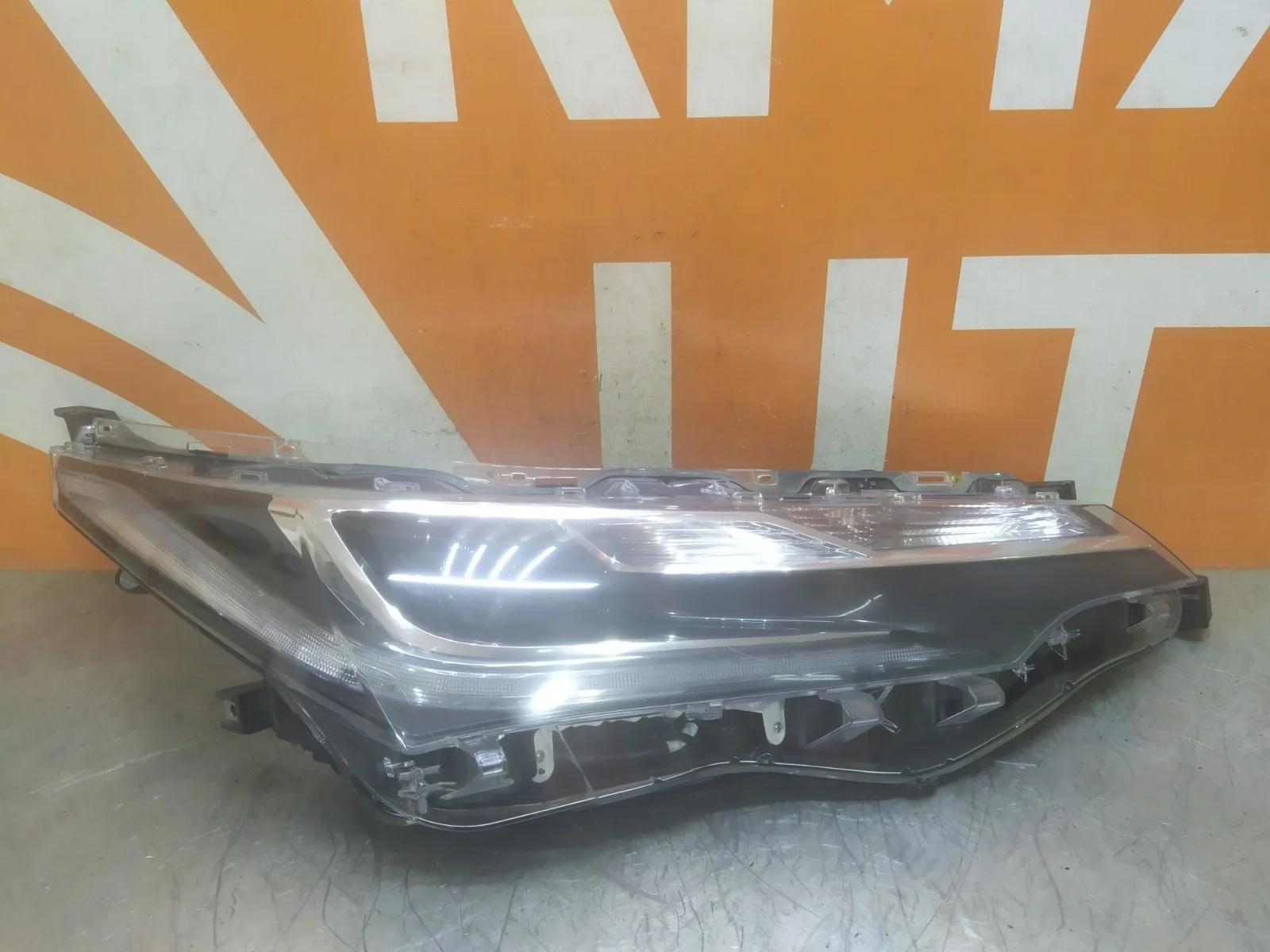 Фара Toyota Corolla 2015-2019 11 E160 E170 E180