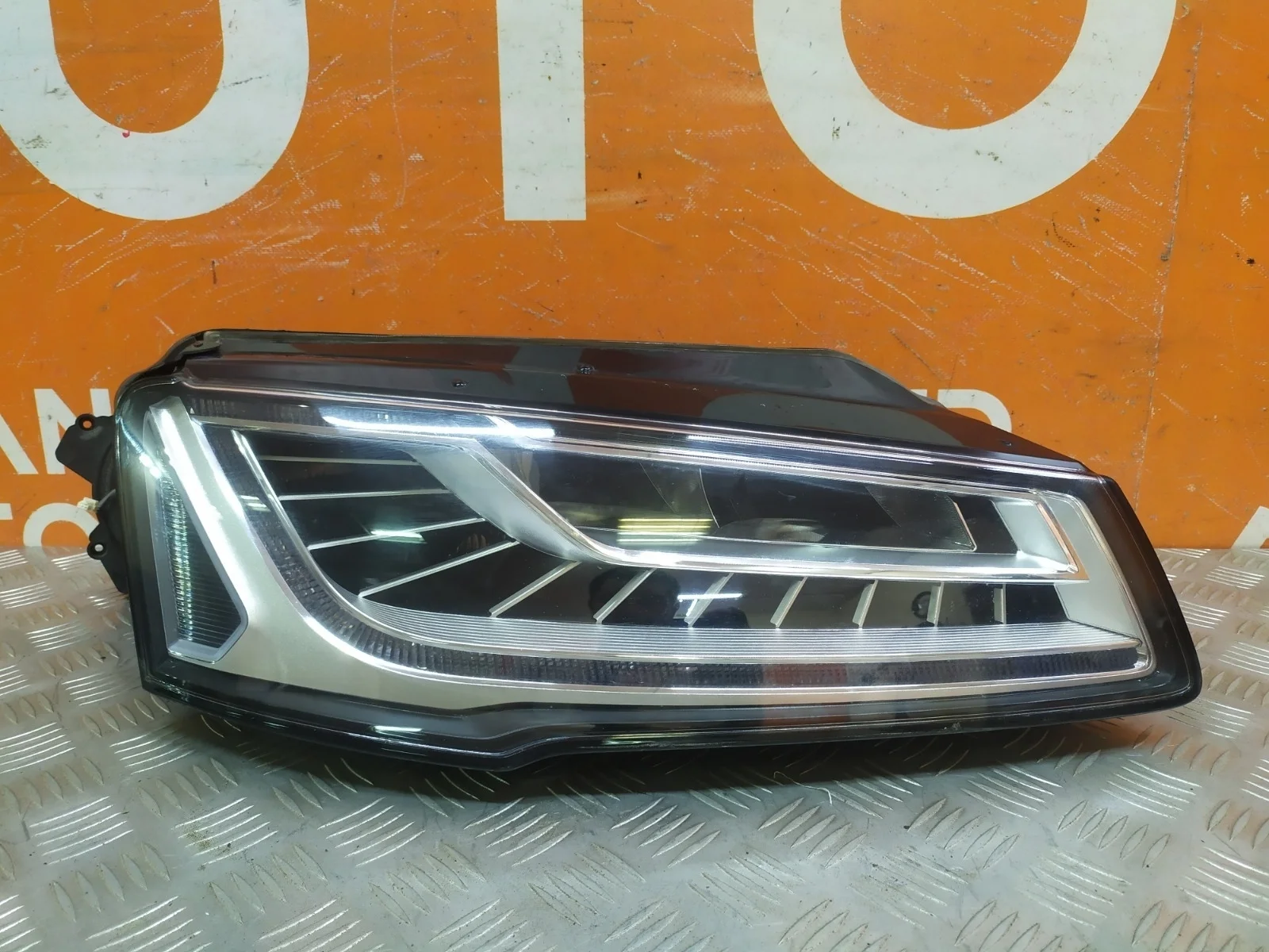 Фара Audi A8 2013-2017 D4