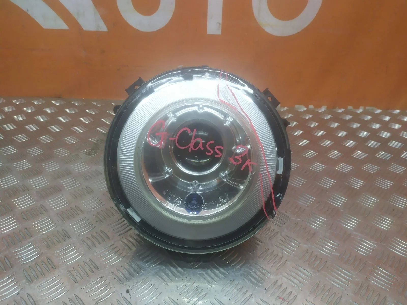 Фара Mercedes G-Class 2006-2018 W463