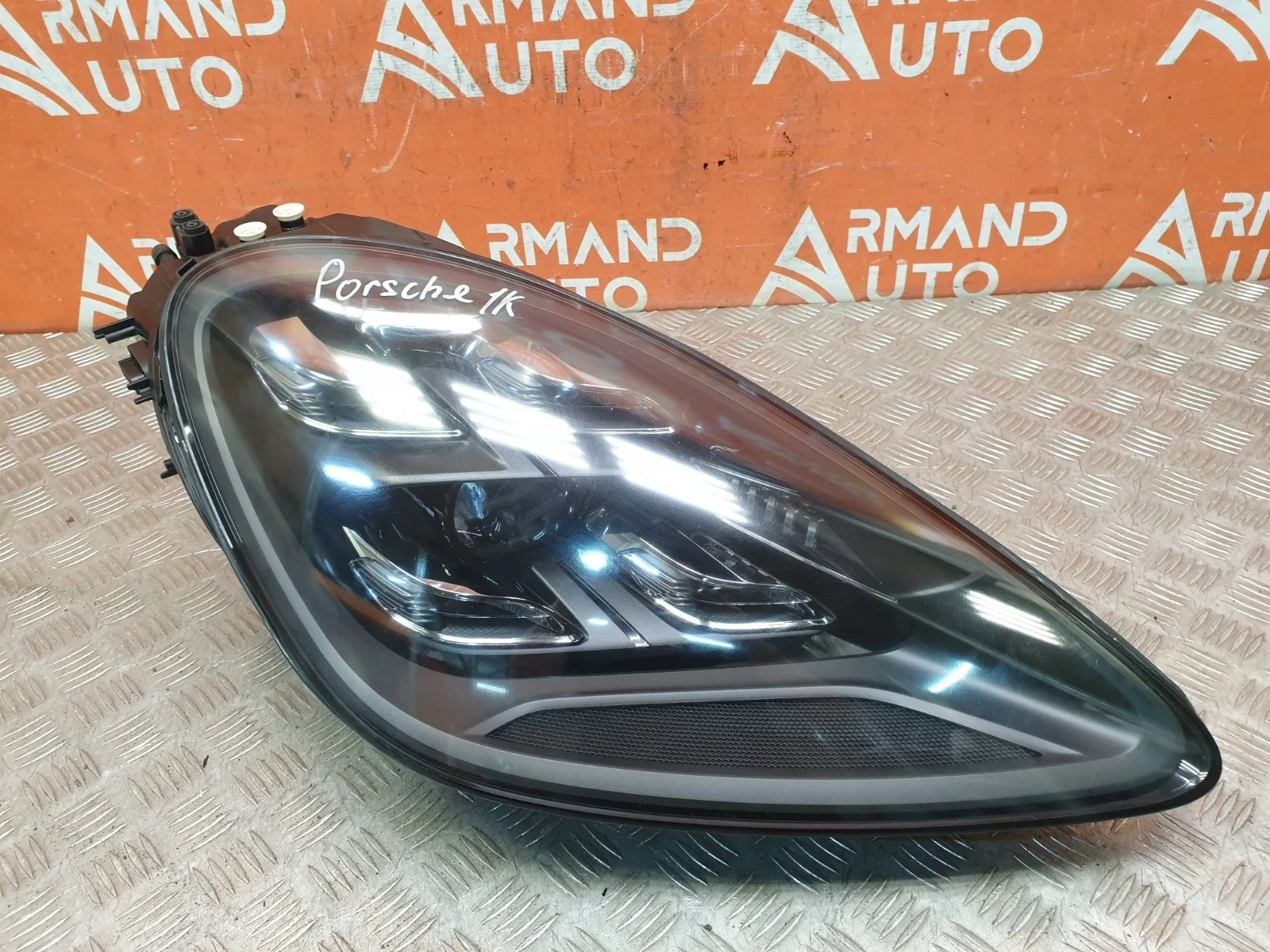 Фара Porsche Cayenne 2017-нв 3 PO536