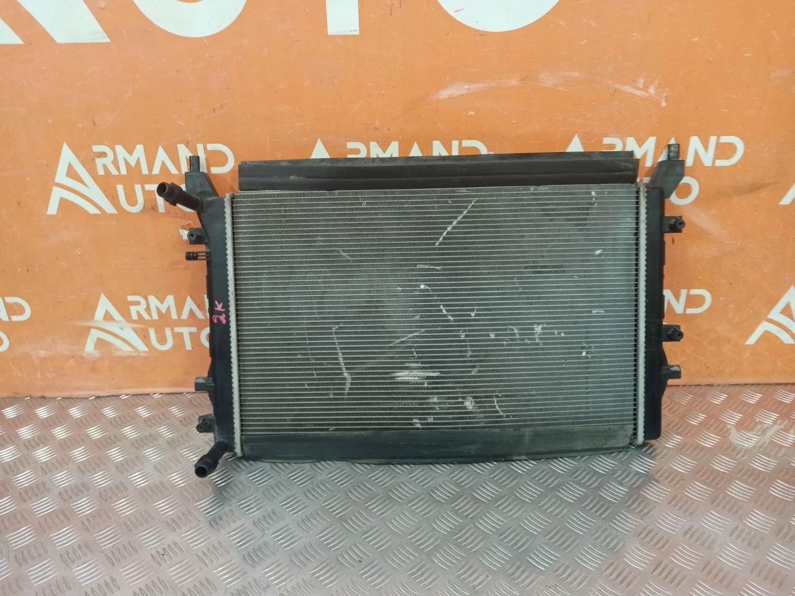 Радиатор двигателя (двс) Skoda Octavia 2008-2013 A5 (1Z)