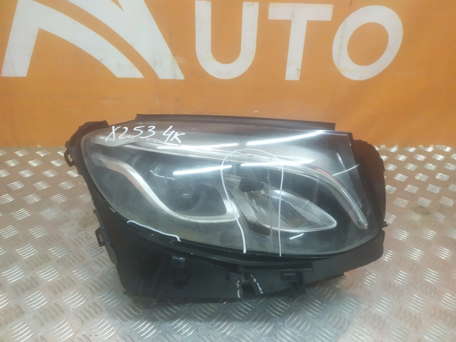 Фара Mercedes GLC-Class 2015-2019 X253
