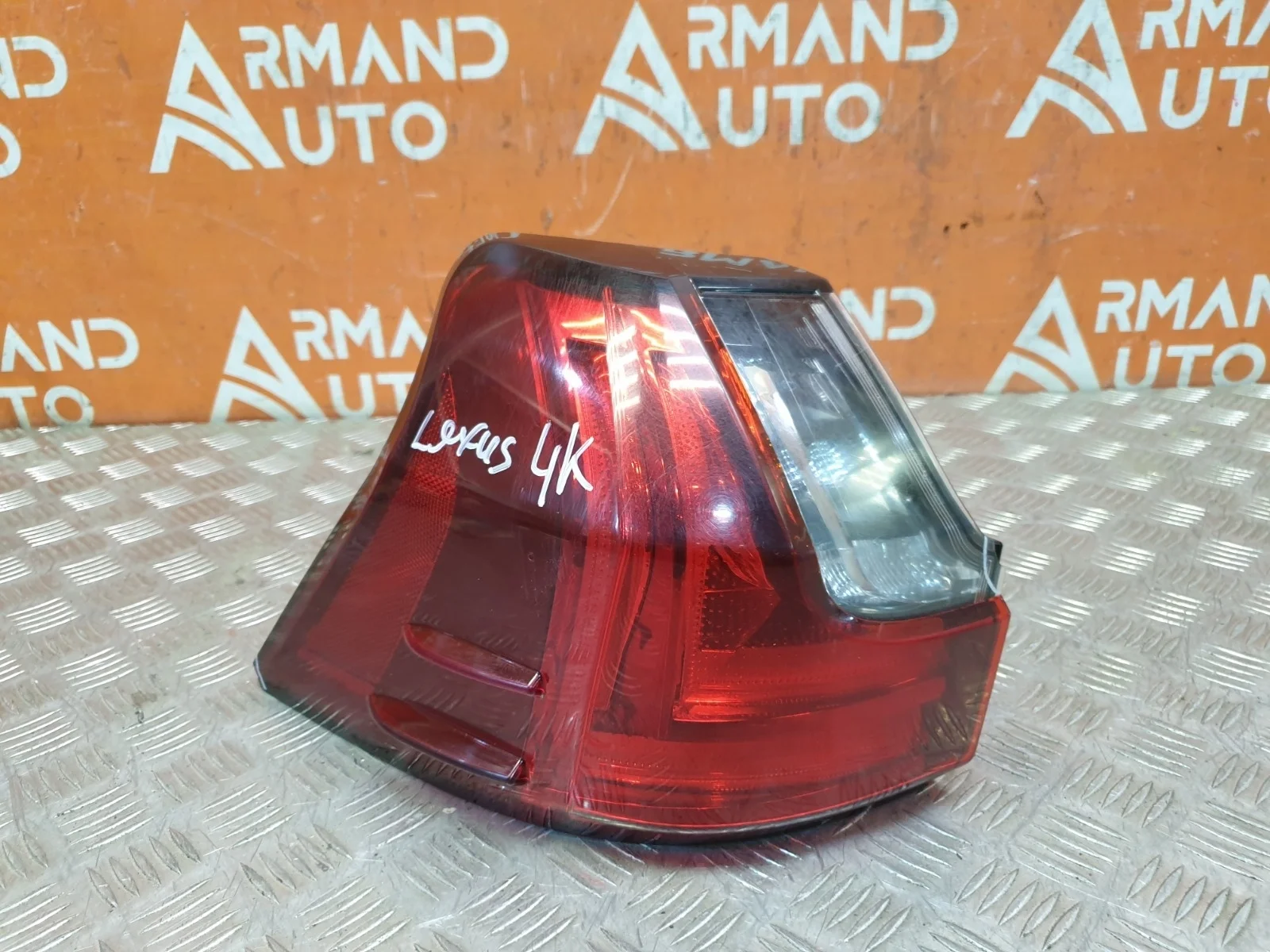 Фонарь внешний Lexus LX 2015-2023 URJ200