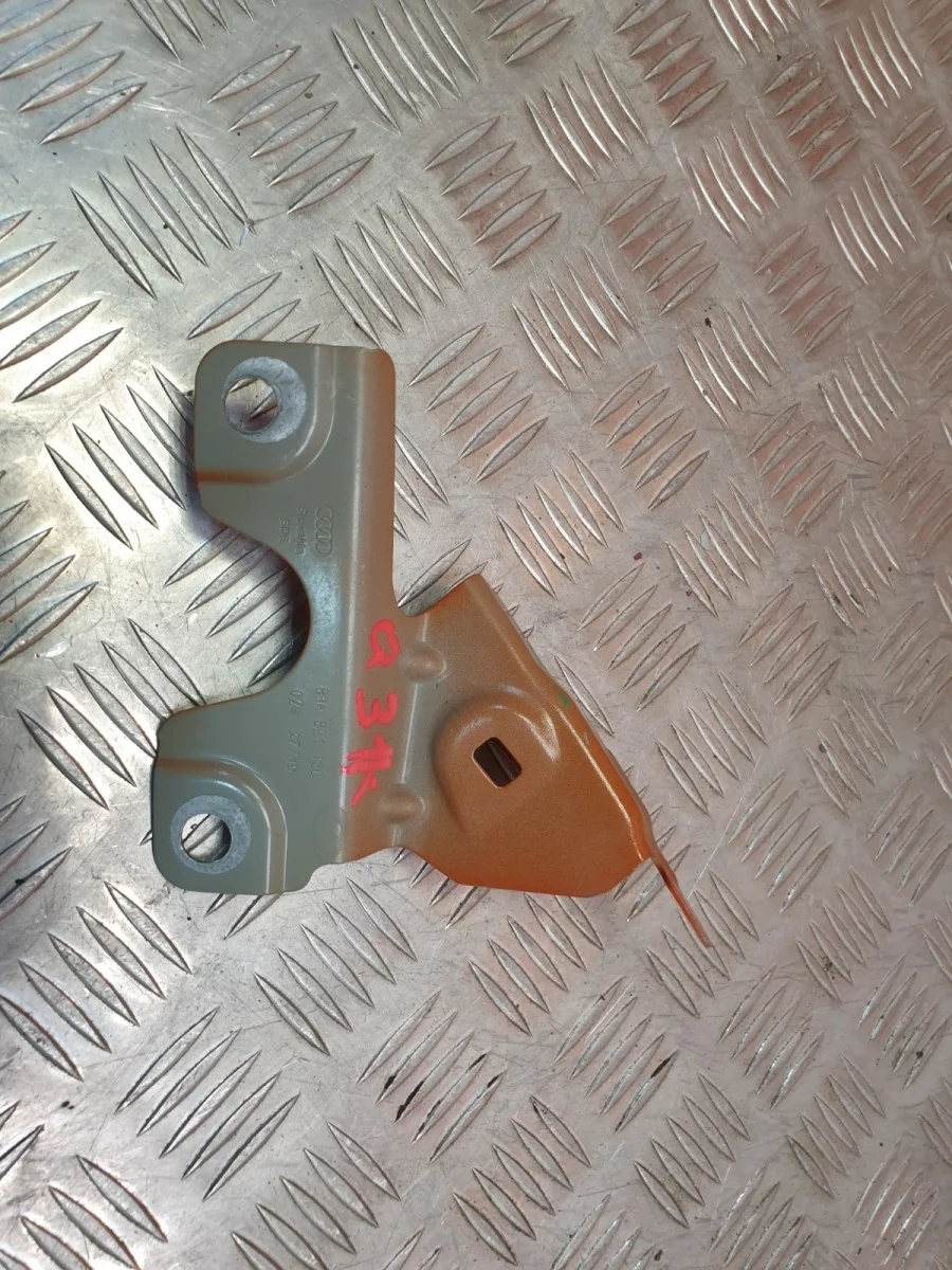 Кронштейн крыла Audi Q3 2018-нв F3