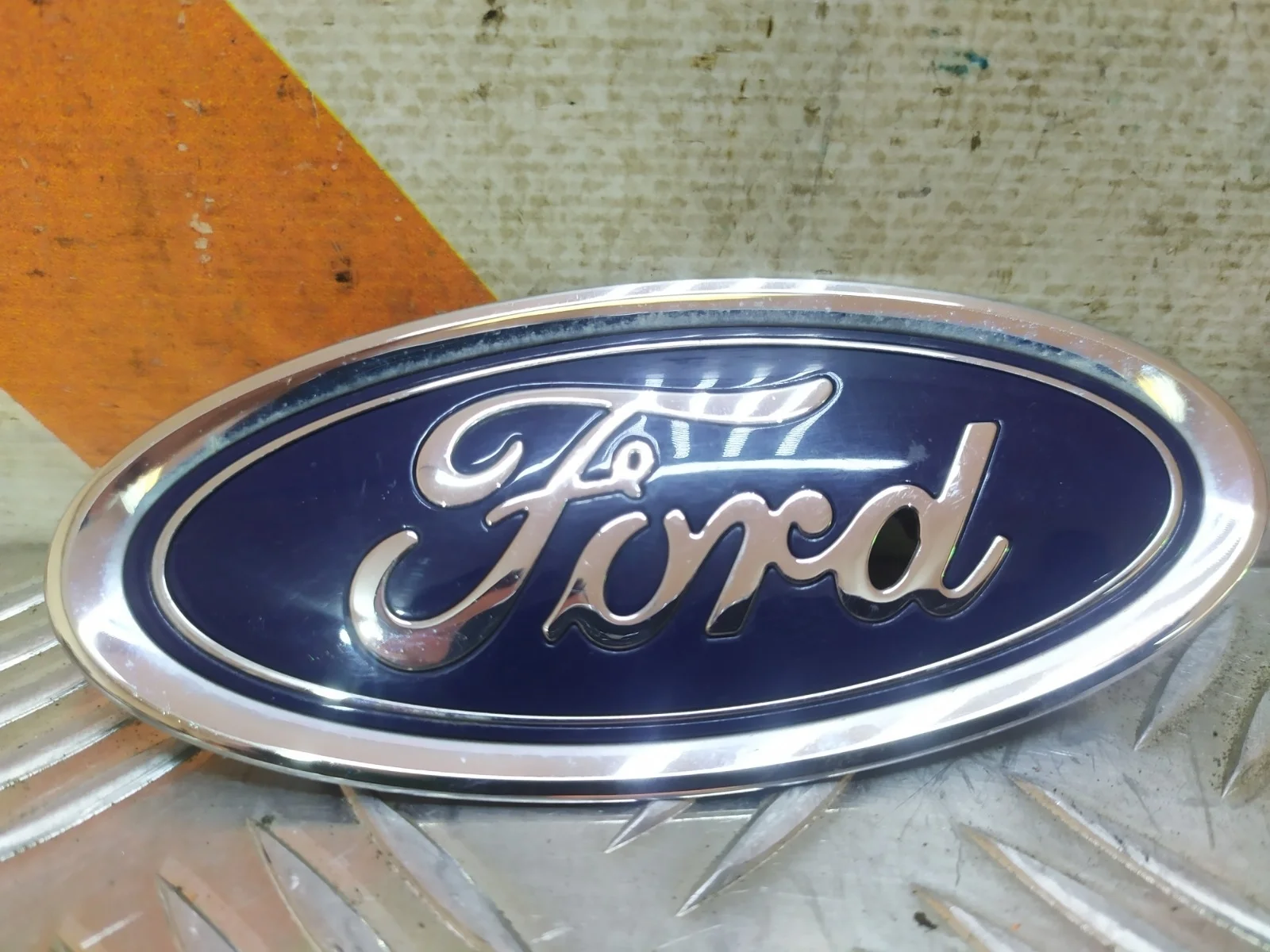 Эмблема Ford Fiesta 2012-2019 Mk6