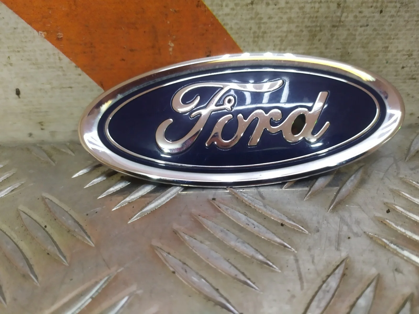 Эмблема Ford Fiesta 2012-2019 Mk6